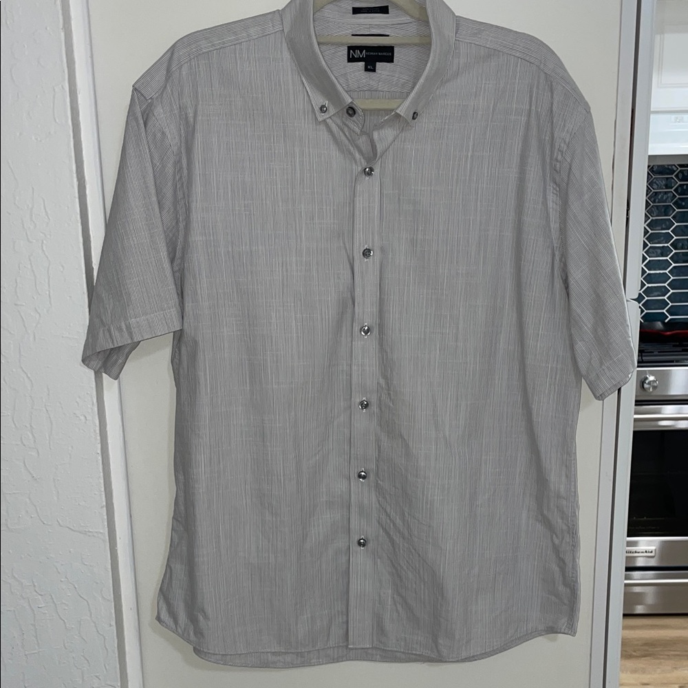 Neiman Marcus Gray Casual Button Down Short Sleeve Trim Fit | XL